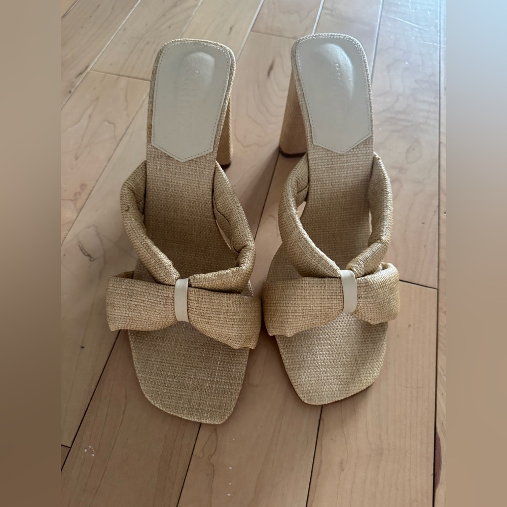 Size 11 Shultz block heels never worn